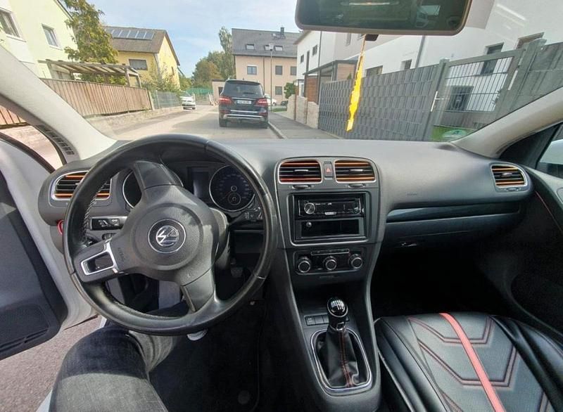 Gebraucht VW Golf 122 PS (89 kW) 2009 Weiß Coupé
