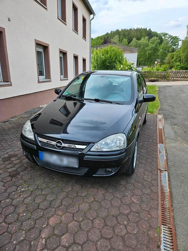 Schwarz Gebraucht 2004 Opel Corsa Kleinwagen | 2.250 € (Teuer) - Bild 1/4