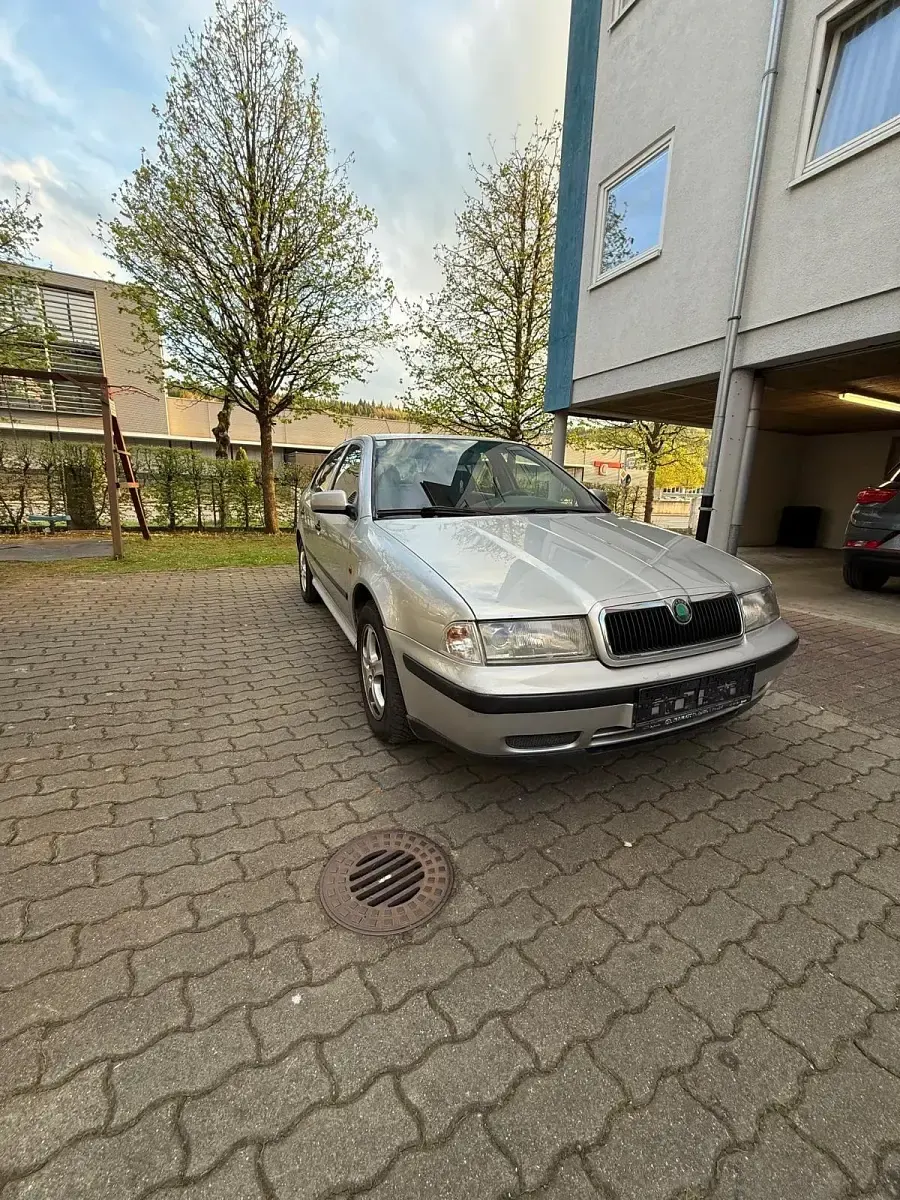 Gebraucht Skoda Octavia 90 PS (66 kW) 1999 Silber Limousine