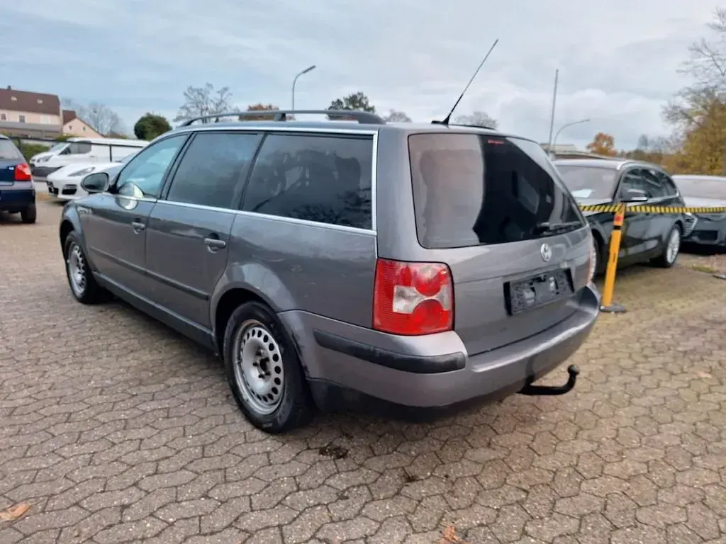 Usata VW Passat Trendline 136 CV (100 kW) 2004 Grigio Station wagon