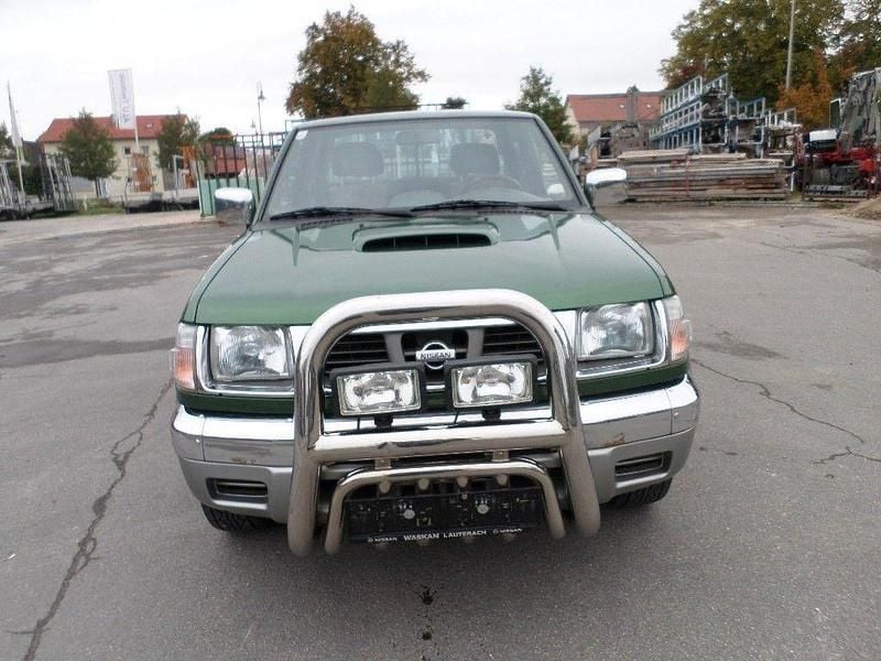 Blau Gebraucht 2000 Nissan Navara Abholung | 8.950 € (Etwas zu teuer) - Bild 1/4