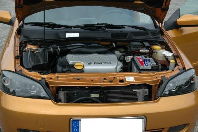 Second-hand Opel Astra 158 CP (116 kW) 2000 Galben Coupe