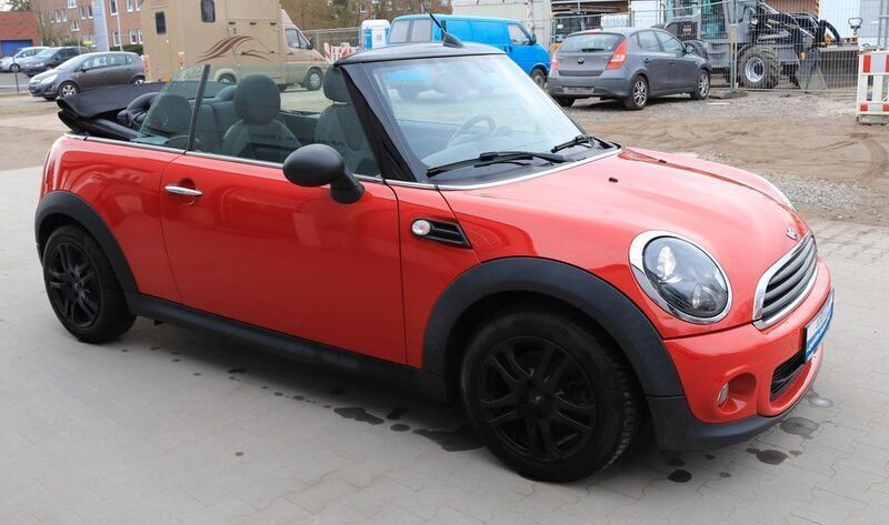 Käytetty Mini One Cabriolet 98 HP (72 kW) 2014 Punainen Avoauto