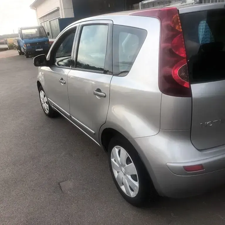 Gebraucht Nissan Note Acenta 110 PS (80 kW) 2011 Silber Kleinwagen