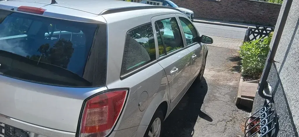 Gebraucht Opel Astra Innovation 116 PS (85 kW) 2008 Silber Limousine
