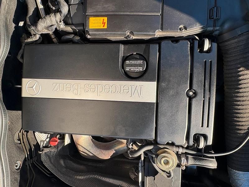 Gebraucht Mercedes E200 163 PS (119 kW) 2004 Blau Limousine