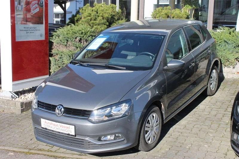 Gebraucht VW Polo LOUNGE 75 PS (55 kW) 2015 Grau (metallic) Limousine