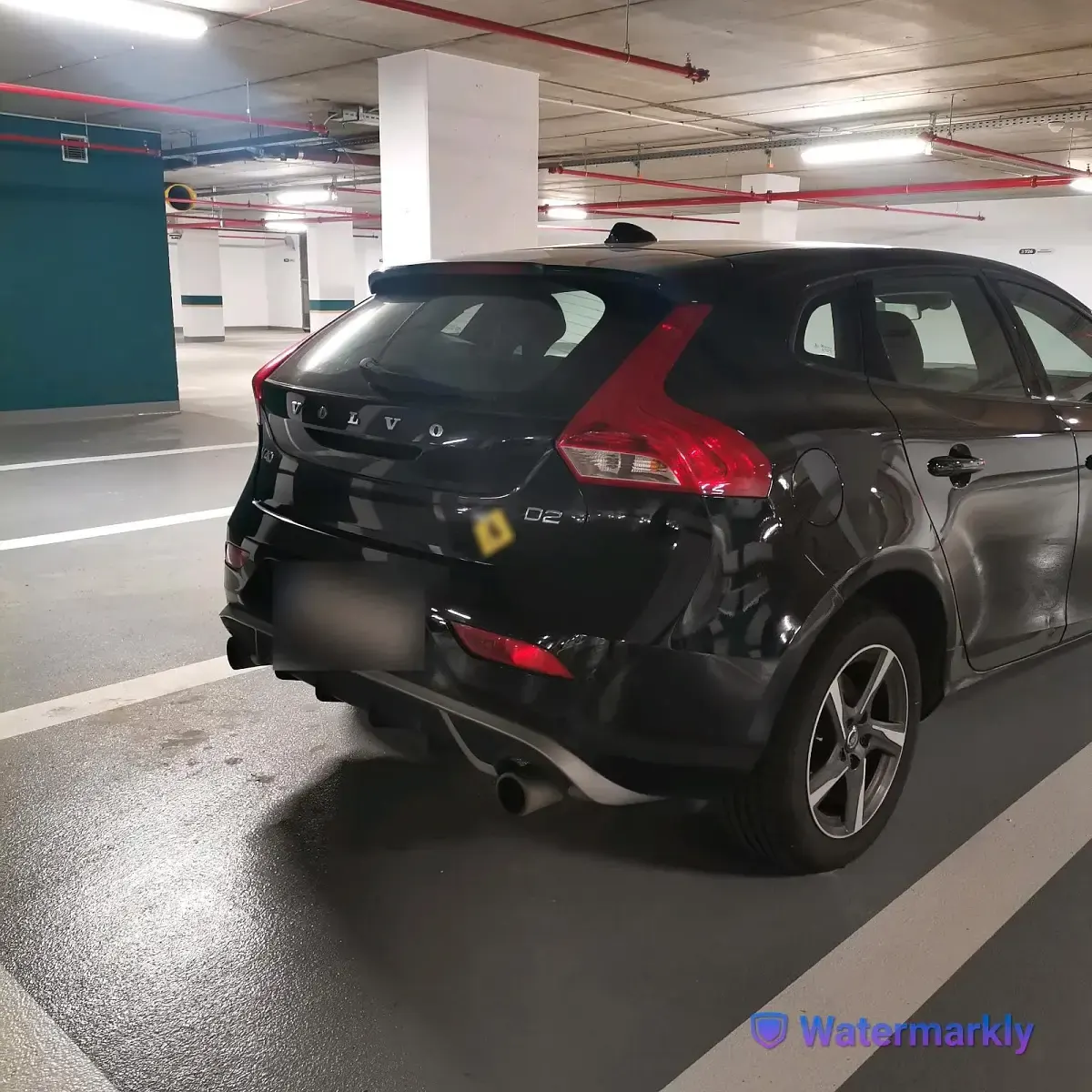 Gebraucht Volvo V40 R-Design 120 PS (88 kW) 2016 Schwarz Limousine