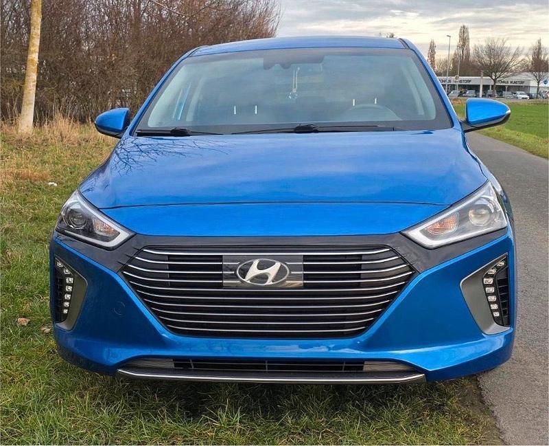 Gebraucht Hyundai Ioniq 140 PS (102 kW) 2017 Blau Kleinwagen