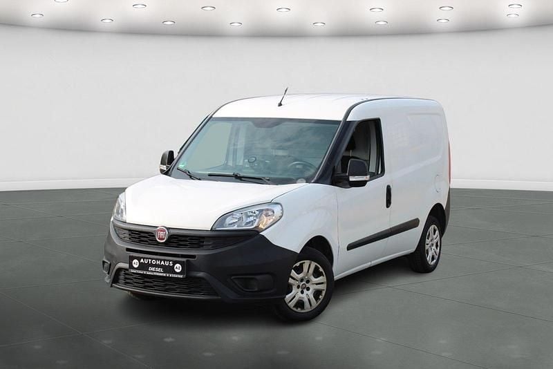 Weiß Gebraucht 2016 Fiat Doblò Van / Kleinbus | 6.499 € (Fairer Preis) - Bild 1/4