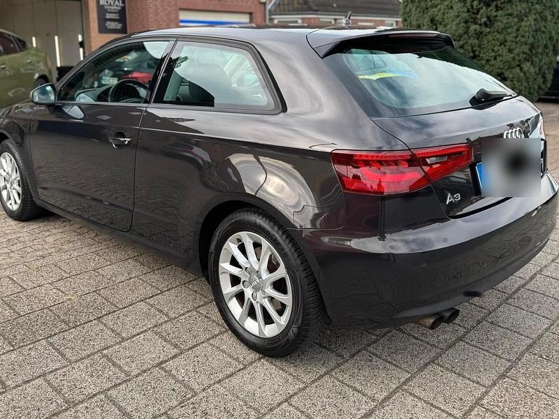 Gebraucht Audi A3 Attraction 122 PS (89 kW) 2014 Braun Kombi