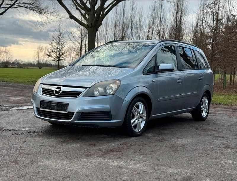 Grau Gebraucht 2005 Opel Zafira Van / Kleinbus | 2.500 € - Bild 1/4