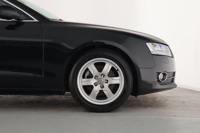 Gebraucht Audi A5 Ambiente 160 PS (117 kW) 2011 Phantomschwarz perleffekt Coupé