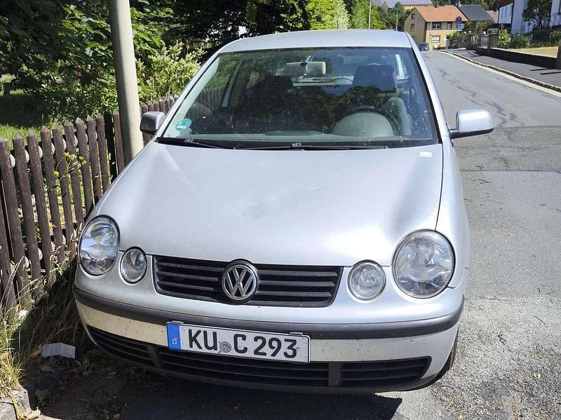 Silber Gebraucht 2002 VW Polo Comfortline Limousine | 1.490 € (Fairer Preis) - Bild 1/4