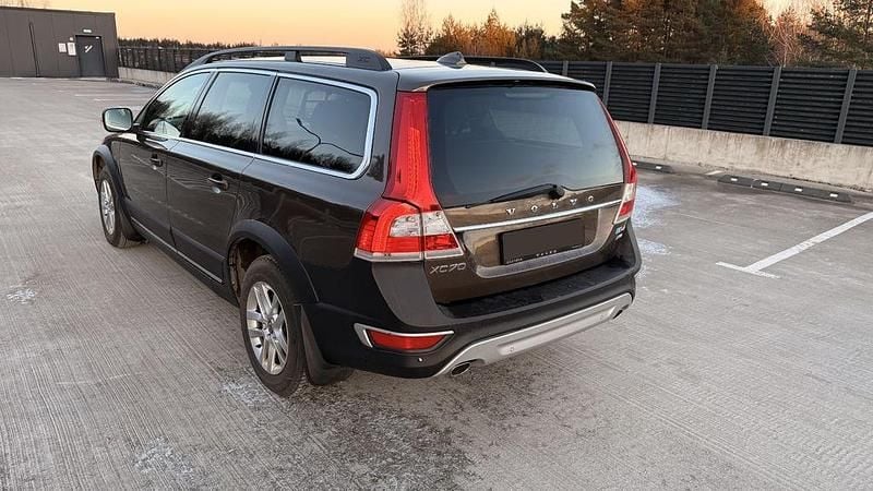 Braun Gebraucht 2016 Volvo XC70 Summum Limousine | 18.000 € - Bild 1/4
