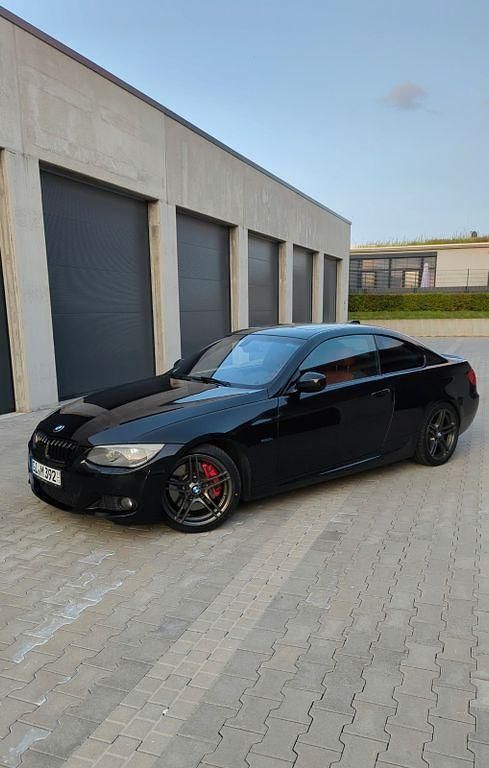 Schwarz Gebraucht 2011 BMW 335 M Sport Coupé | 20.500 € (Etwas zu teuer) - Bild 1/4