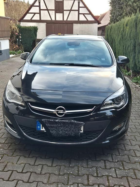 Gebraucht Opel Astra Style 140 PS (102 kW) 2015 Schwarz Limousine