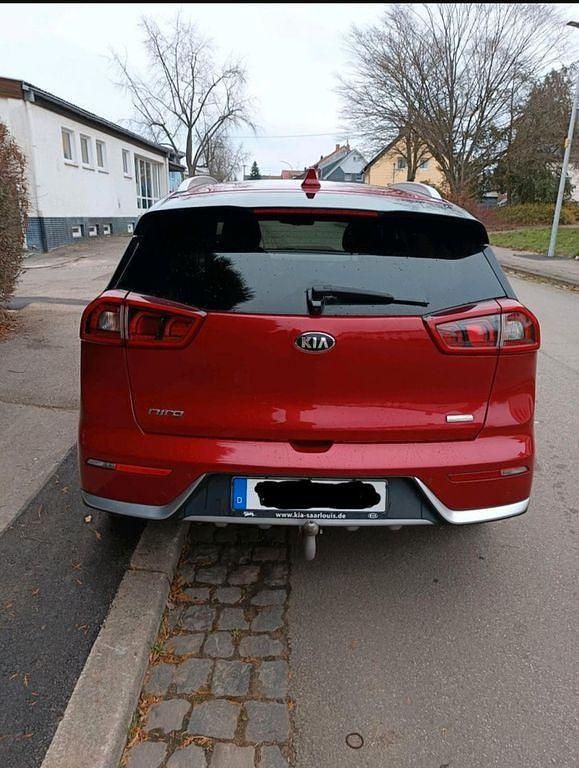 Gebraucht Kia Niro Vision 141 PS (103 kW) 2019 Rot SUV