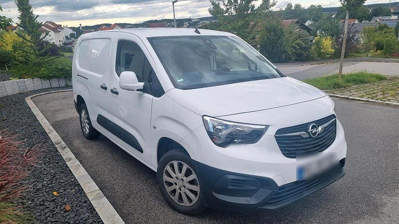 Weiß Gebraucht 2021 Opel Combo Van / Kleinbus | 11.900 € (Superpreis) - Bild 1/4
