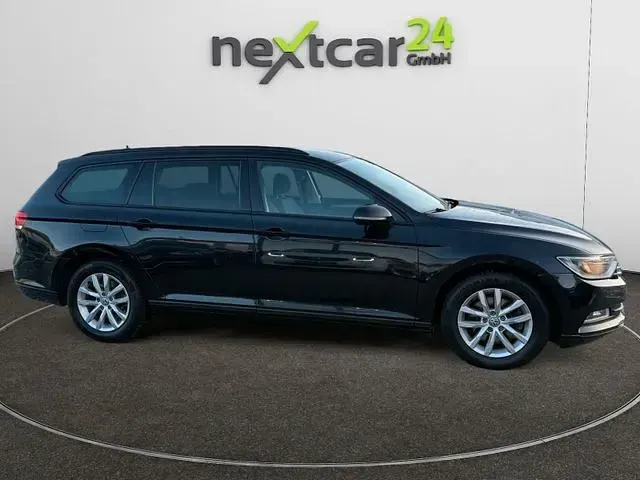 Gebraucht VW Passat Trendline 120 PS (88 kW) 2017 Schwarz Kombi