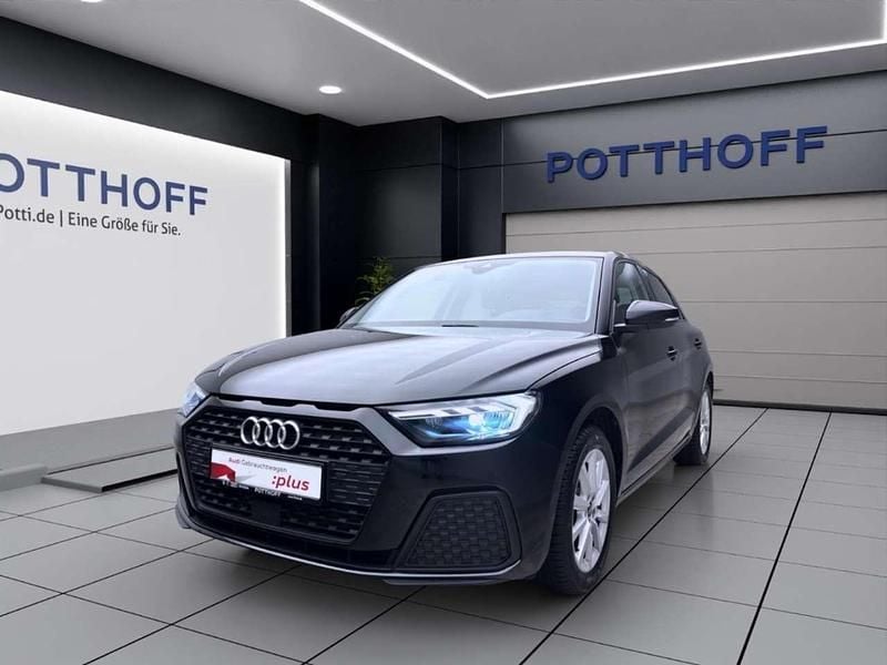 Mythosschwarz metallic Gebraucht 2024 Audi A1 Sportback Ambiente Kleinwagen | 20.950 € (Guter Preis) - Bild 1/4
