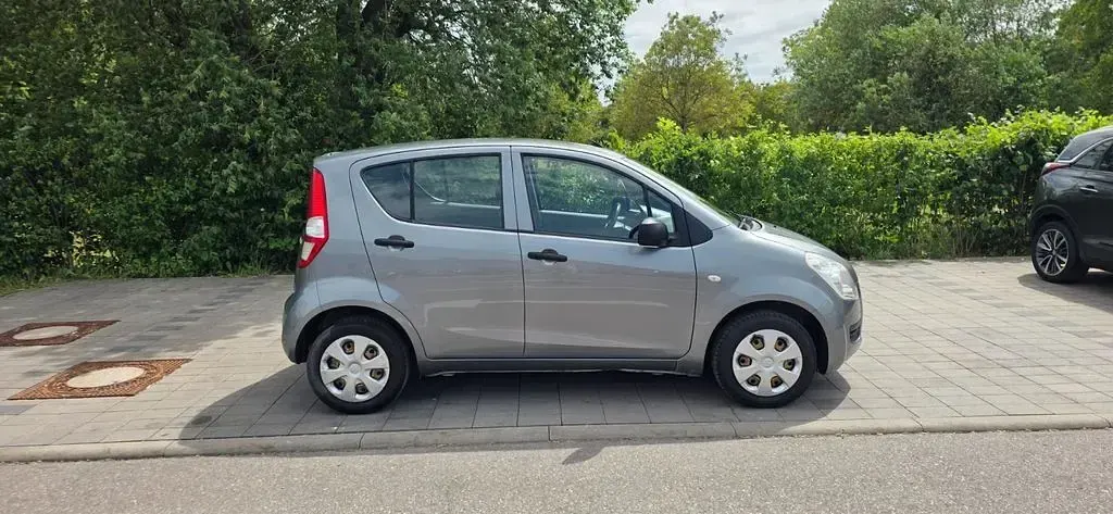 Gebraucht Suzuki Splash Basic 65 PS (47 kW) 2009 Grau Kleinwagen