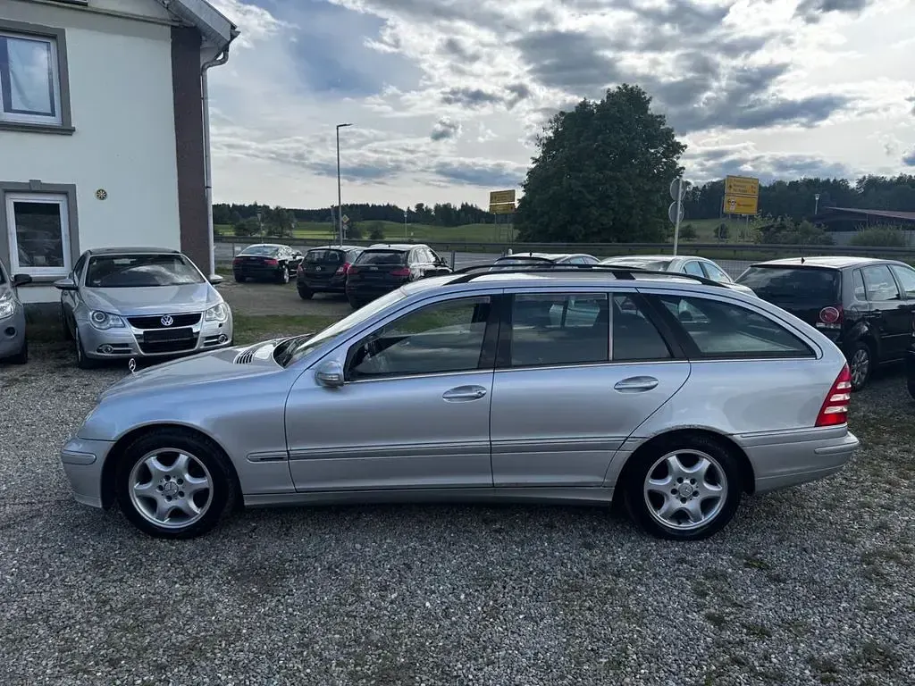 Gebraucht Mercedes C220 Elegance 150 PS (110 kW) 2005 Silber Limousine