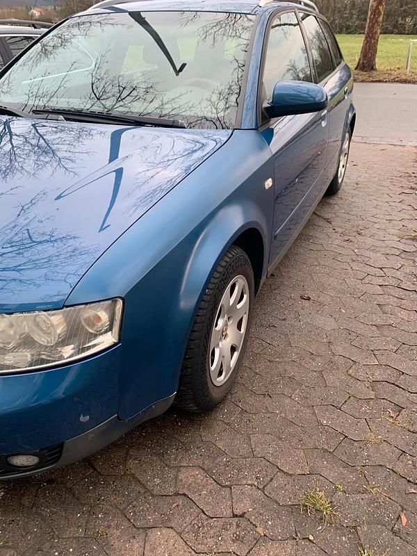 Blau Gebraucht 2001 Audi A4 Kombi | 850 € (Superpreis) - Bild 1/4