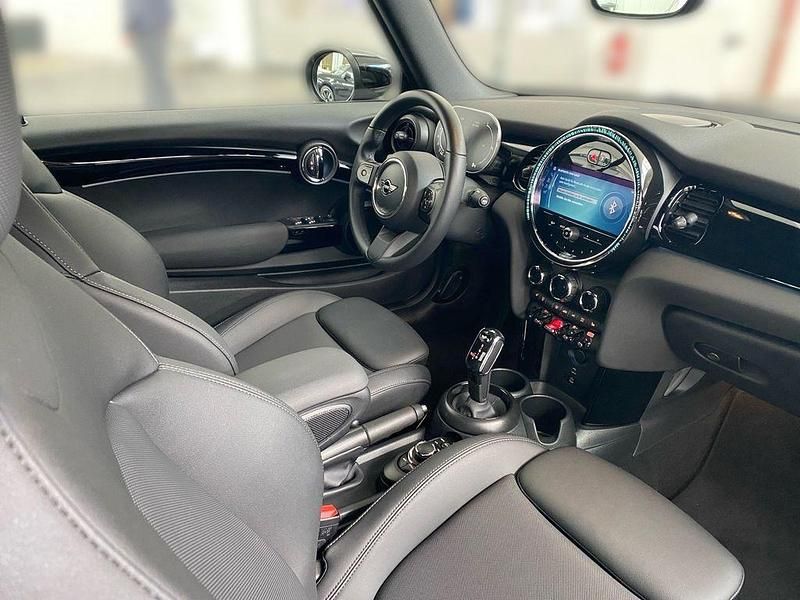 Second-hand Mini Cooper Cabriolet Classic 136 CP (100 kW) 2024 Argintiu Cabrio