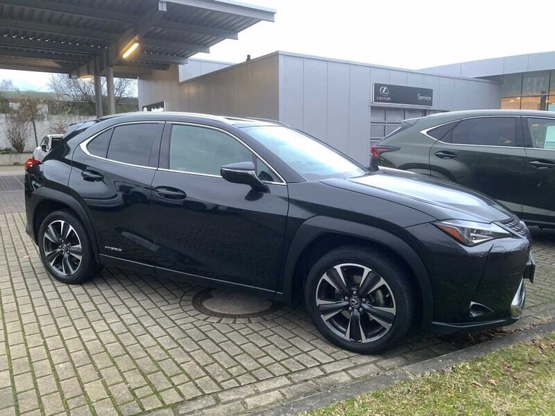 Schwarz Gebraucht 2020 Lexus UX SUV | 22.750 € - Bild 1/4