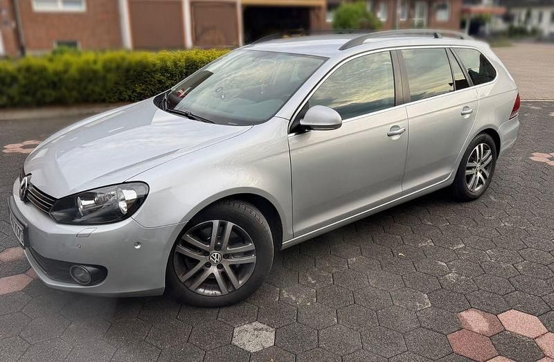Silber Gebraucht 2011 VW Golf VI Comfortline Kombi | 7.500 € (Fairer Preis) - Bild 1/4