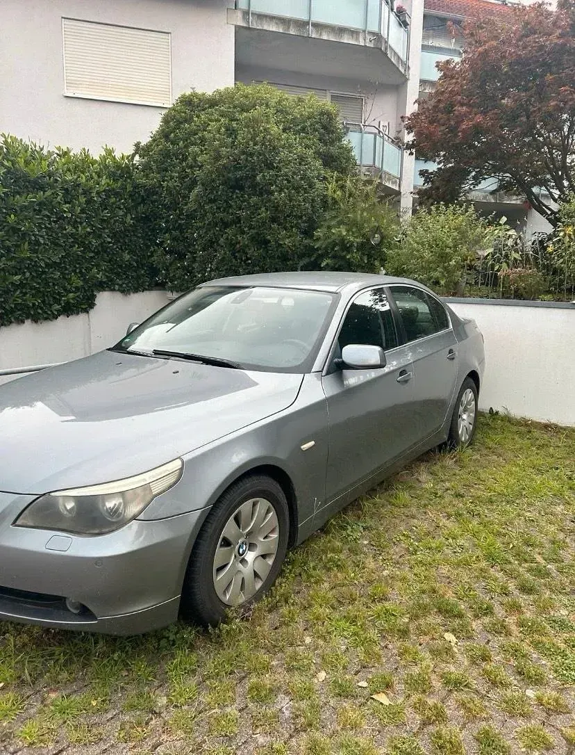 Gebraucht BMW 520 170 PS (125 kW) 2003 Silber Limousine