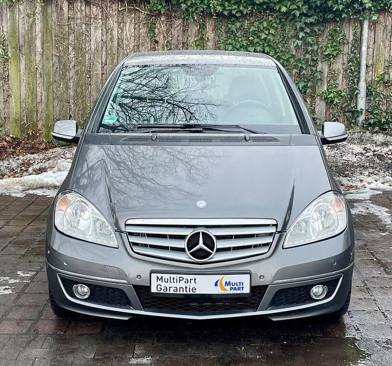 Gebraucht Mercedes A180 Avantgarde 116 PS (85 kW) 2009 Grau Limousine