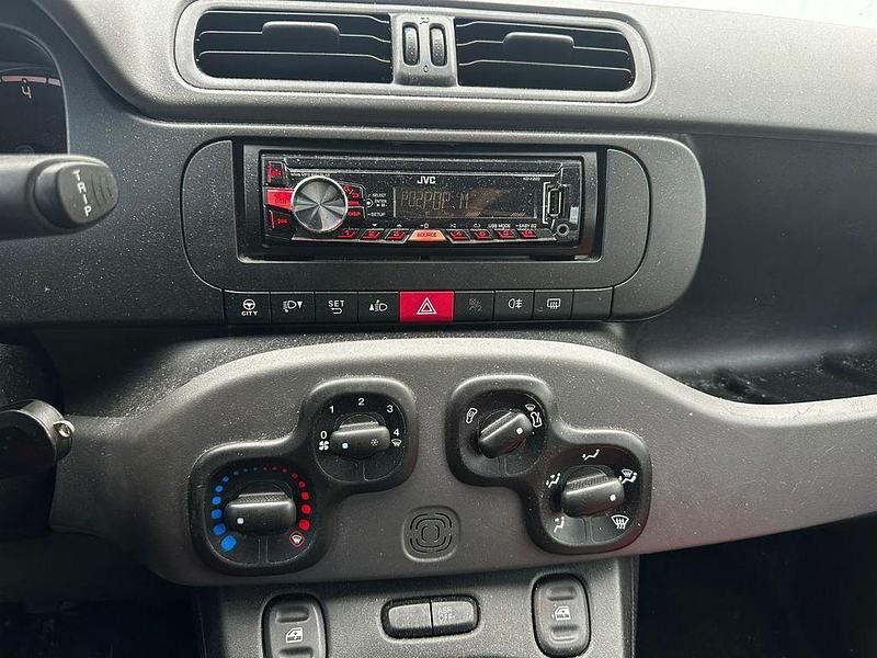 Gebraucht Fiat Panda 69 PS (50 kW) 2015 Rot Kleinwagen