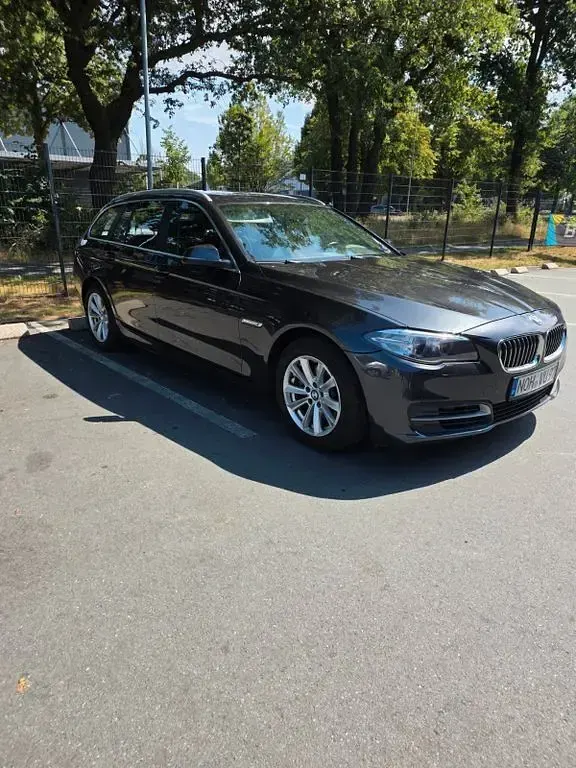 Gebraucht BMW 518 150 PS (110 kW) 2016 Grau Kombi