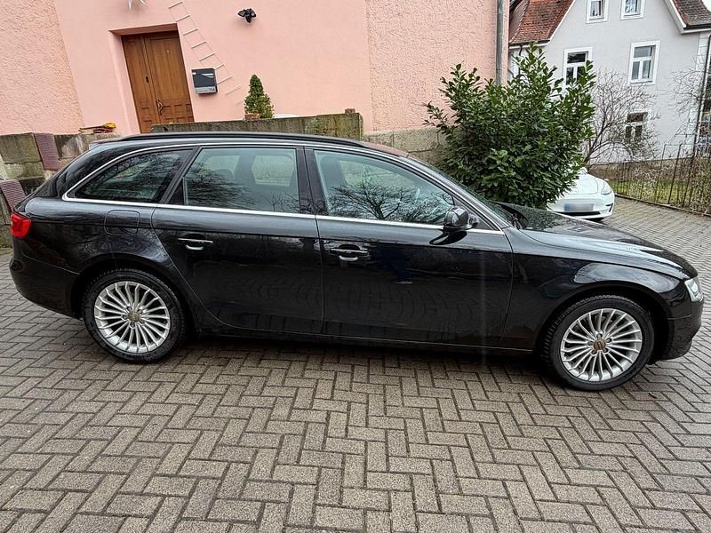 Gebraucht Audi A4 Ambiente 177 PS (130 kW) 2014 Schwarz Kombi