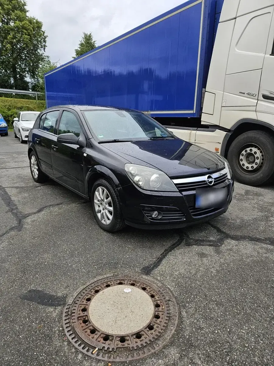 Gebraucht Opel Astra 125 PS (91 kW) 2004 Schwarz Kleinwagen