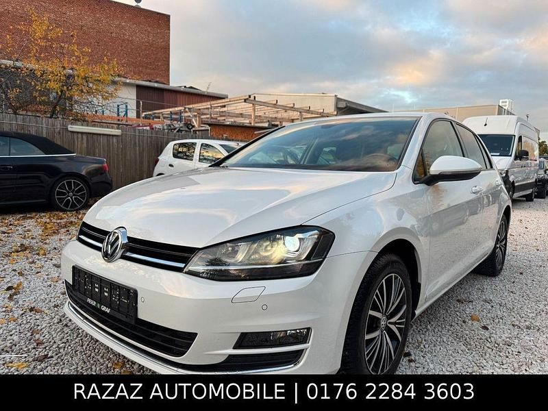 Weiß Gebraucht 2016 VW Golf VII Allstar Limousine | 12.990 € (Fairer Preis) - Bild 1/4