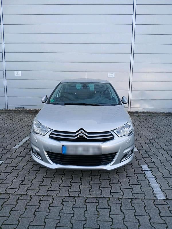 Grau Gebraucht 2011 Citroën C4 Limousine | 8.600 € (Fairer Preis) - Bild 1/4