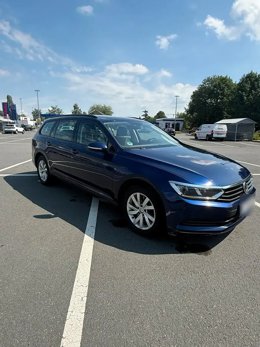 Gebraucht VW Passat 150 PS (110 kW) 2019 Blau Kombi