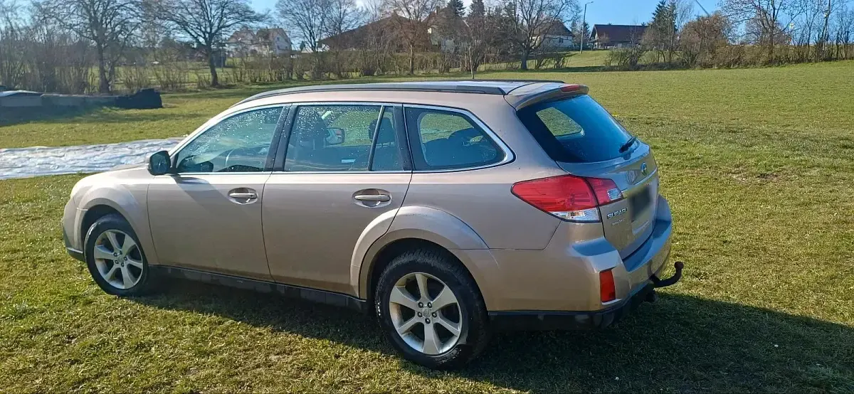 Gebraucht Subaru Outback 150 PS (110 kW) 2013 Andere farben Kombi