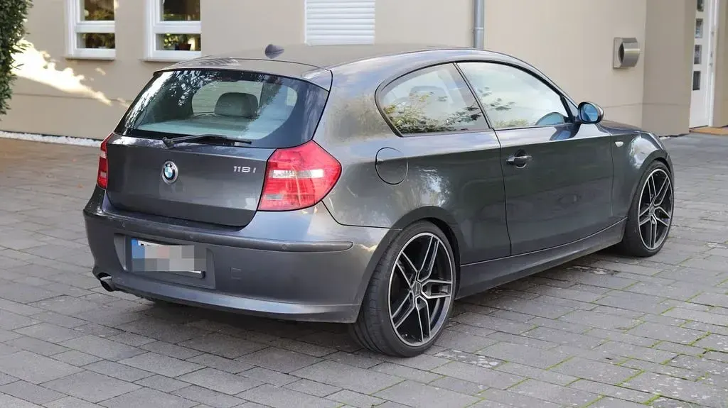Gebraucht BMW 118 Performance 143 PS (105 kW) 2007 Grau Kleinwagen