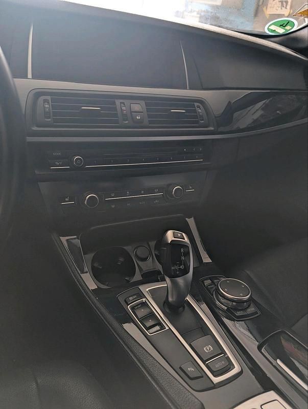 Gebraucht BMW 520 190 PS (139 kW) 2015 Weiß Kombi