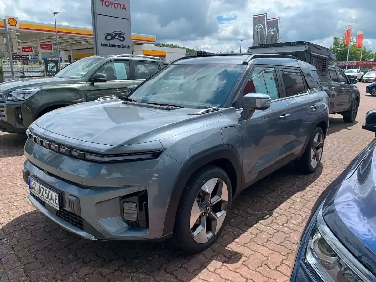 Usata KGM Torres EVX 152 kW (207 CV) 2024 Argento SUV