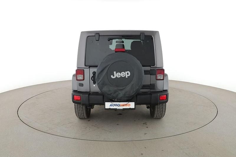 Gebraucht Jeep Wrangler Unlimited Sahara 200 PS (147 kW) 2018 Grau SUV