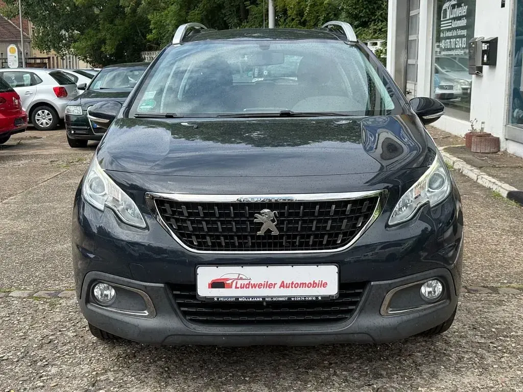 Gebraucht Peugeot 2008 Active 110 PS (80 kW) 2017 Grau SUV