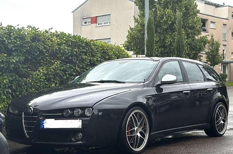 Schwarz Gebraucht 2009 Alfa Romeo 159 Kombi | 4.500 € - Bild 1/2