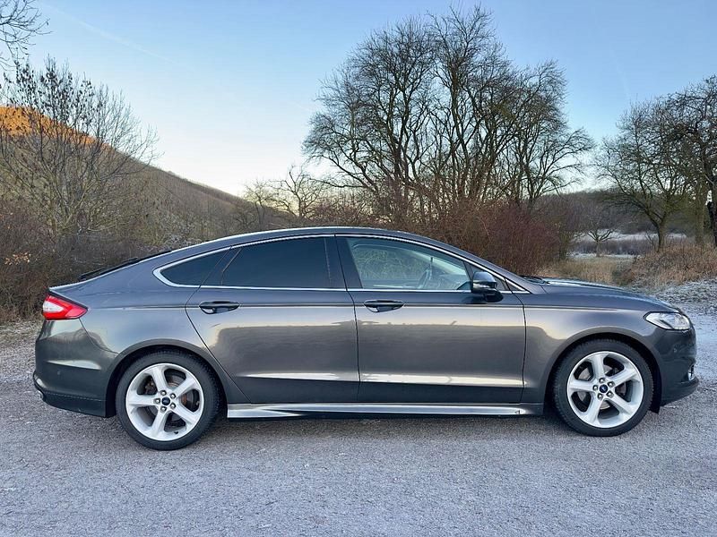 Gebraucht Ford Mondeo 180 PS (132 kW) 2016 Grau Limousine