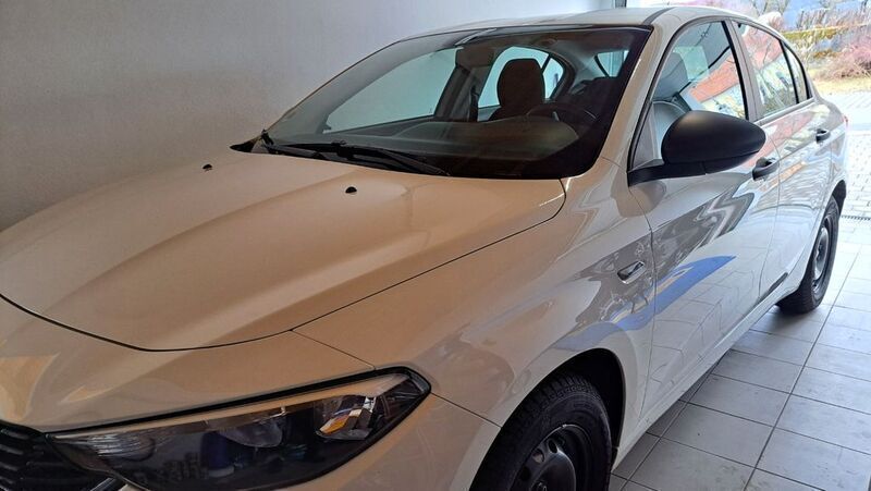 Weiß Gebraucht 2020 Fiat Tipo Limousine | 11.400 € (Guter Preis) - Bild 1/3