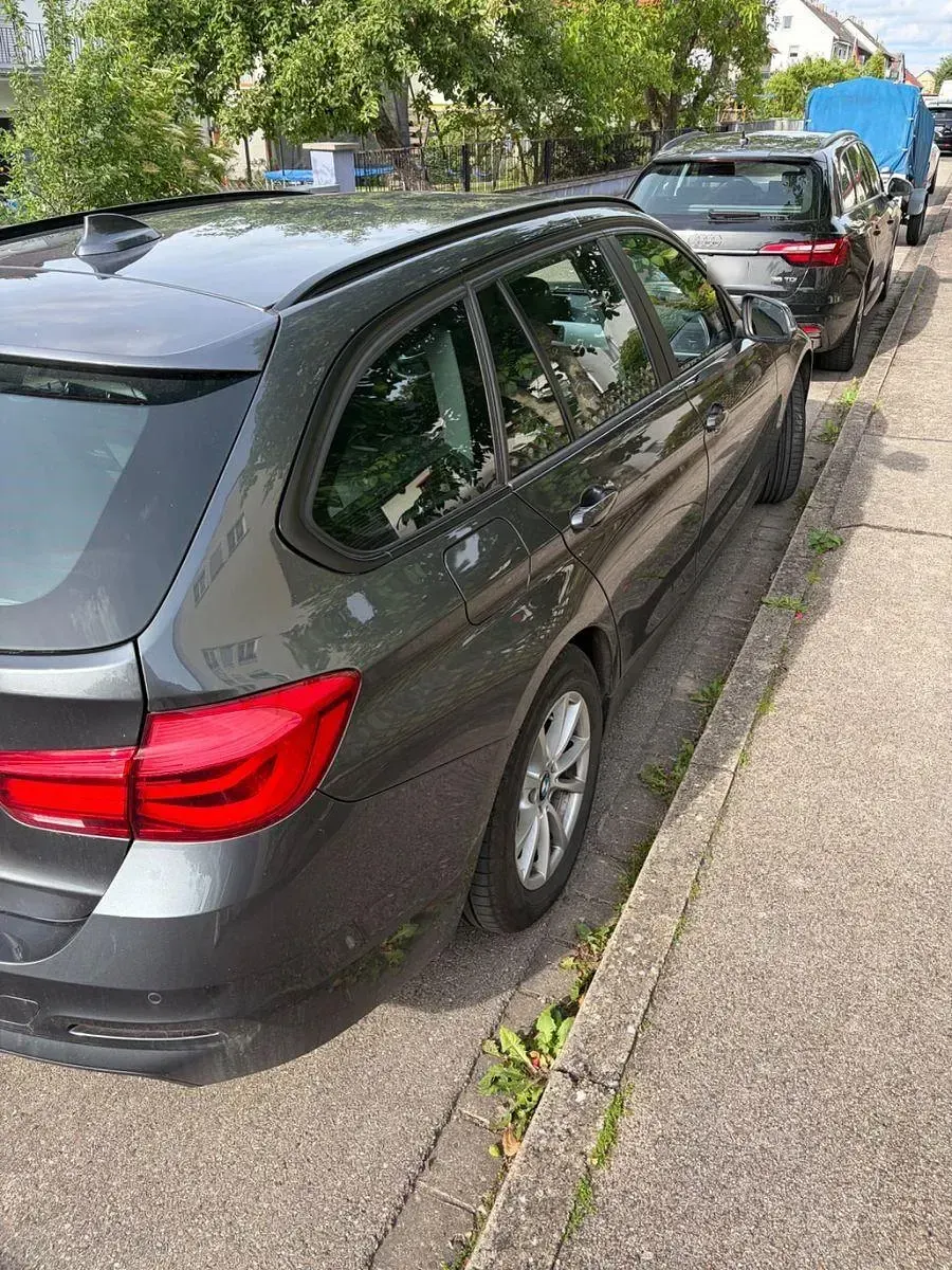 Gebraucht BMW 318 Advantage 150 PS (110 kW) 2018 Grau Kombi